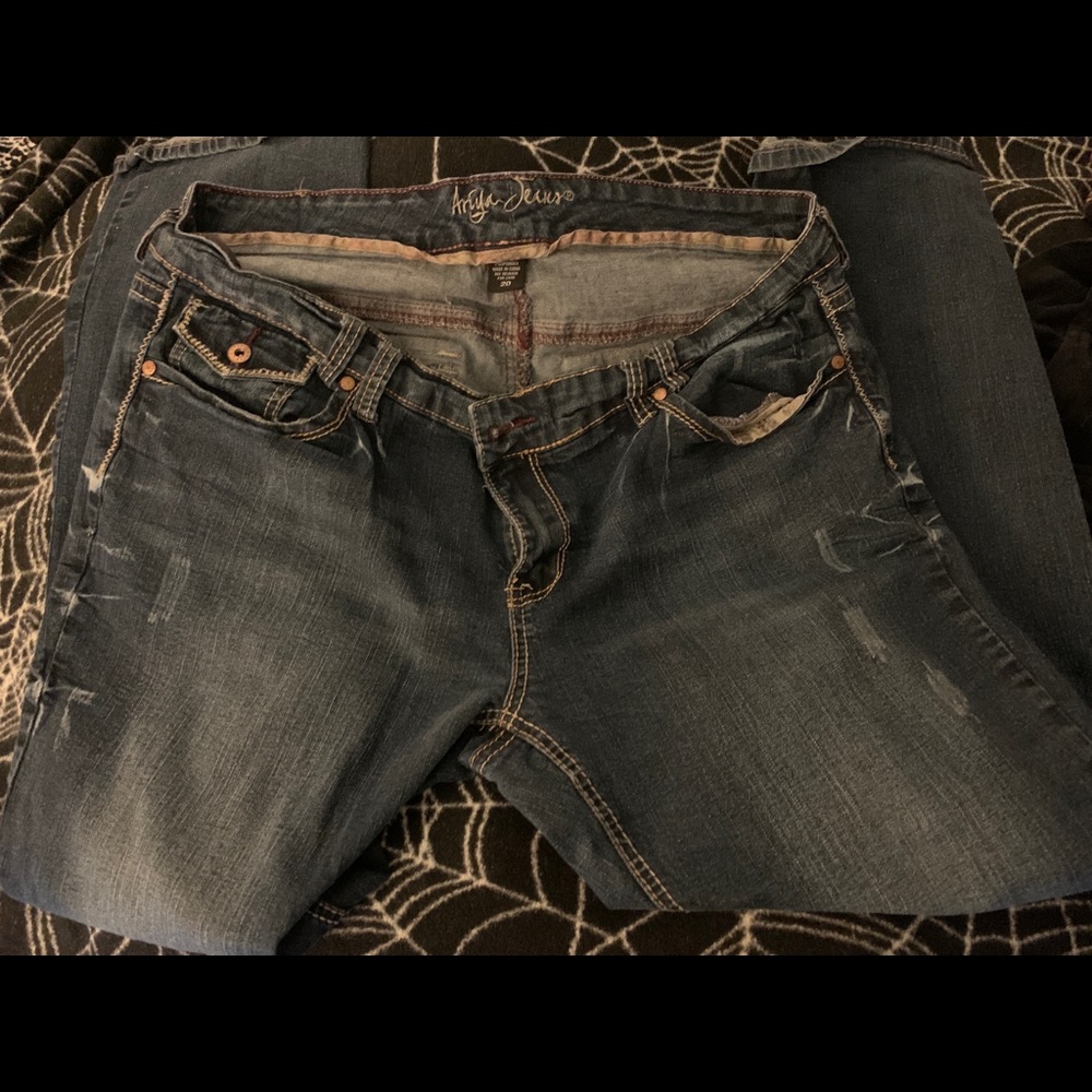 Amethyst woman’s jeans size 20